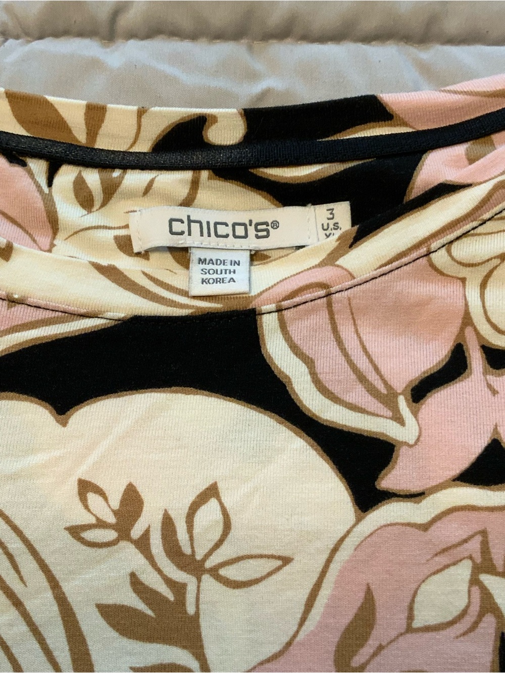 Chicos Touch Of Cool Swirl Layering Tee Black White Pink Gold Floral Size 3 (XL) - Picture 2 of 7